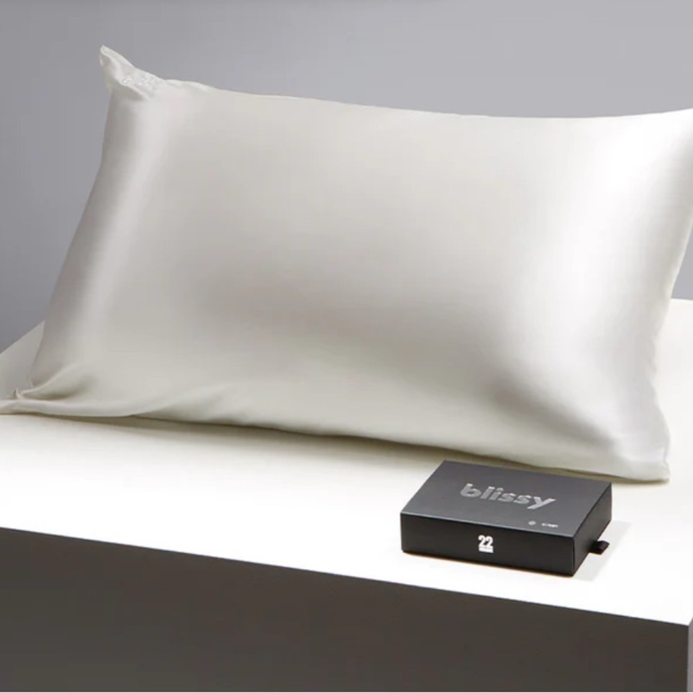 Blissy White Silk Pillowcase